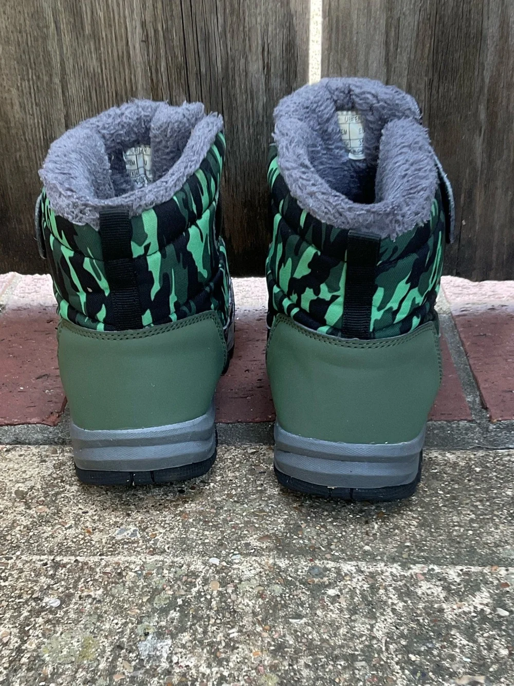 Big Boys Snow Boots , Size 3.5